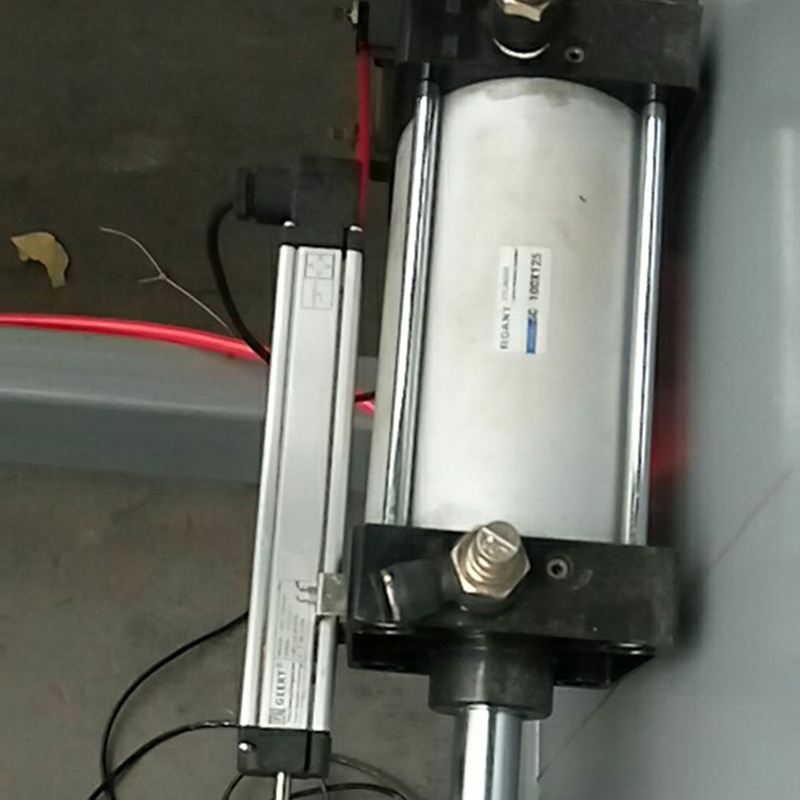 HLC拉桿式直線位移傳感器用于氣缸同步測控系統